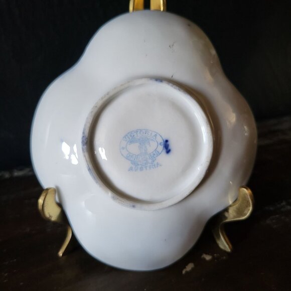 Pair of Antique Victoria Carlsbad Dishes Cherub Flow Blue with Gold Detailing - Picture 6 of 7